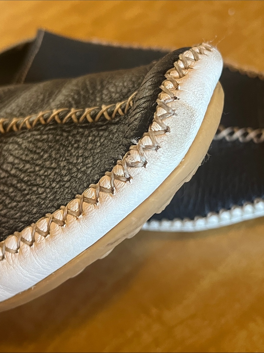 Vera Gomma Navy and White Slip-On Leather Mule with Contrast Stitching - Picture 11 of 14